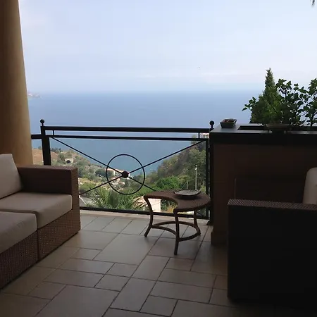 Apartment In Taormina